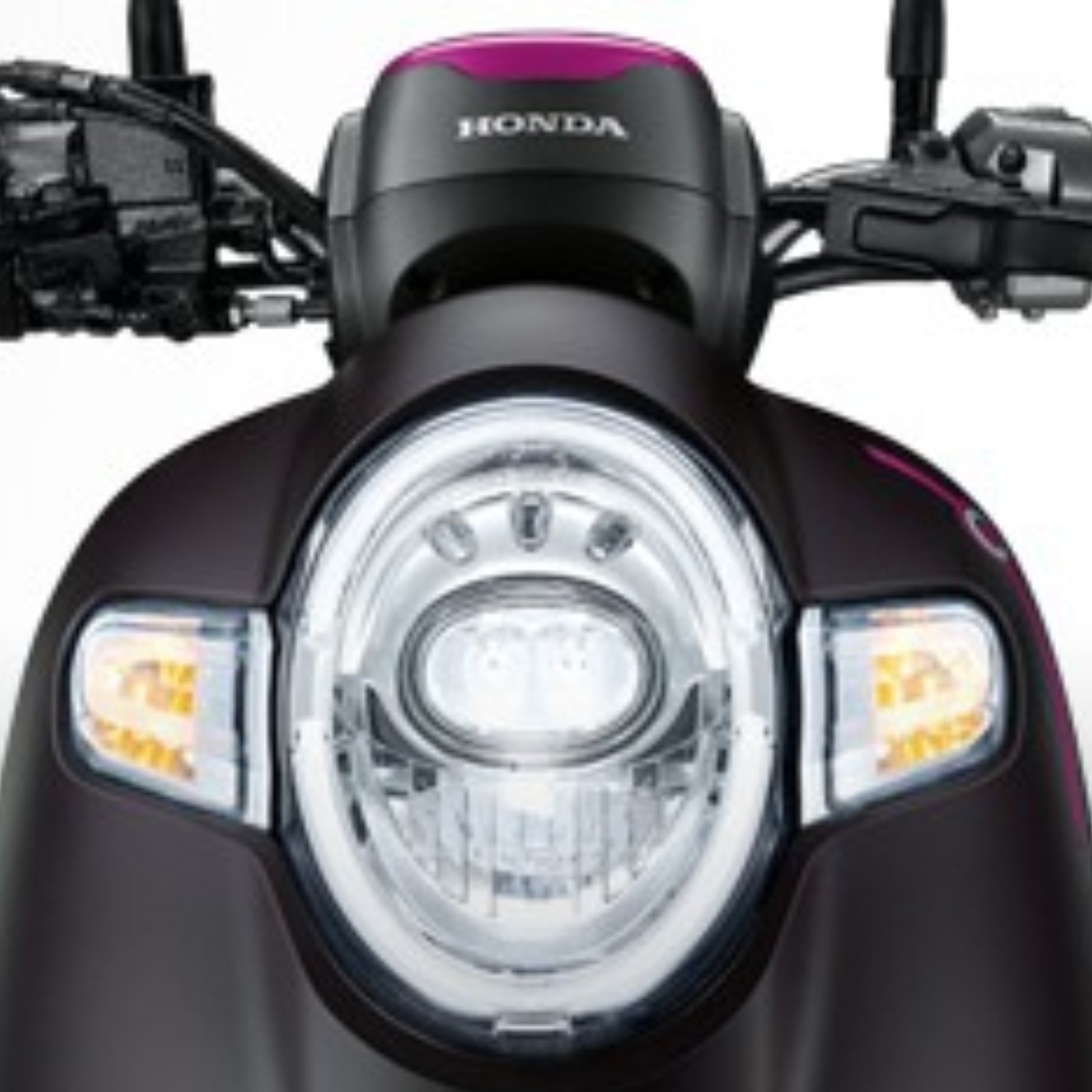 Full LED Headlight ของ Honda Scoopy i รุ่น Club 12 ปี 2019