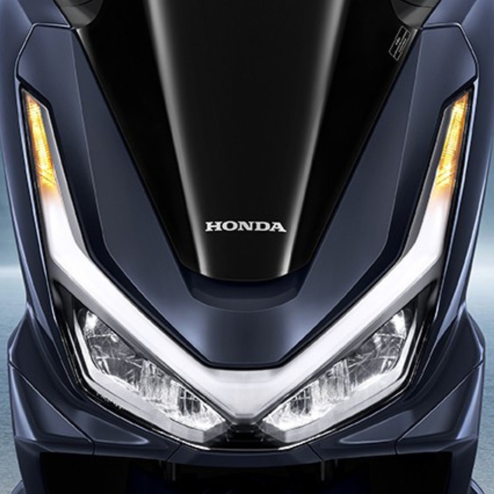 ฟีเจอร์ LED Headlight ใน PCX 2025 รุ่น Standard