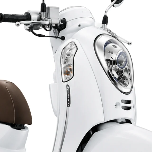 Exclusive Projector Headlight & Blue Ring ของ Honda Scoopy i รุ่น Prestige Guy ปี 2014