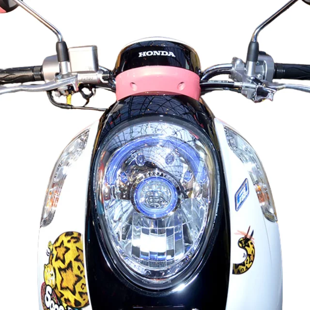 Exclusive Projector Headlight & Blue Ring ของ Honda Scoopy i รุ่น Vivid Me ปี 2014