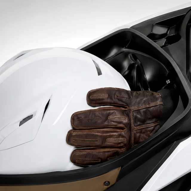 Helmet-In XL U-Box ของ Honda Click 125i รุ่น Idling Stop ปี 2013