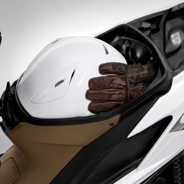 Helmet-In XL U-Box ของ Honda Click 125i รุ่น Tune-up ปี 2013