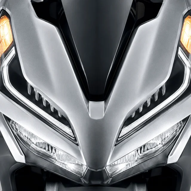 Honda-Click-150i-2018-รุ่นล้อแม็ก-Dual-LED-Headlight