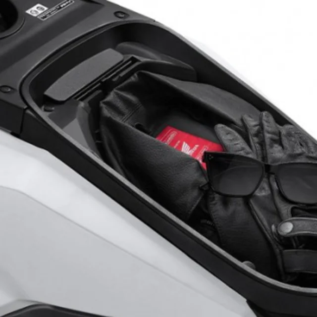 Honda-Click-160-2023-รุ่น-ABS-ล้อแม็ก-Large-Luggage-Box
