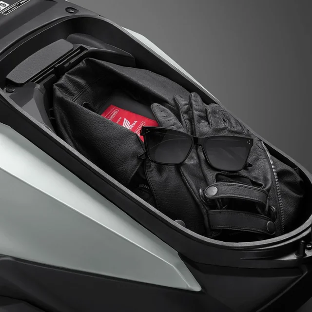 Honda-Click-160-2024-รุ่น-Standard-ABS-Large-Luggage-Box