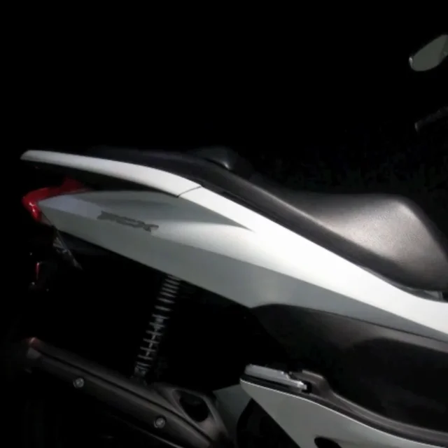 Honda PCX 125 ปี 2011 รุ่น Premium Sport Large U-Box