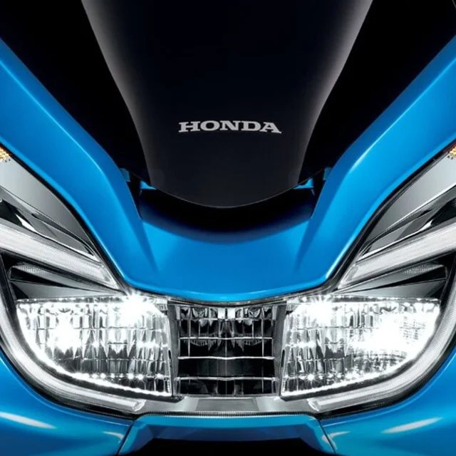 Honda PCX 150 ปี 2016 Dual LED Headlight With LED Running Light