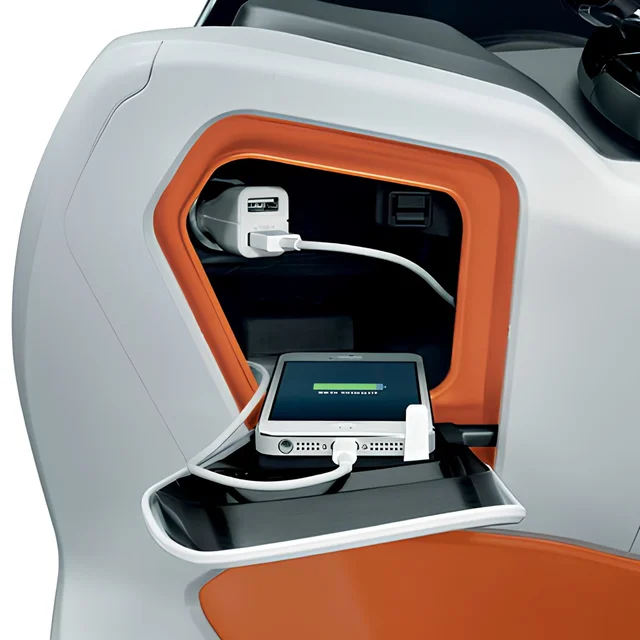 Honda PCX 150 รุ่น Special Edition 2017 Console Box with Power Outlet