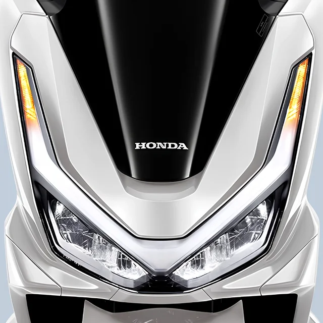 Honda PCX 160 2026 รุ่น Standard All LED Headlight “V” Shaped Light Signature