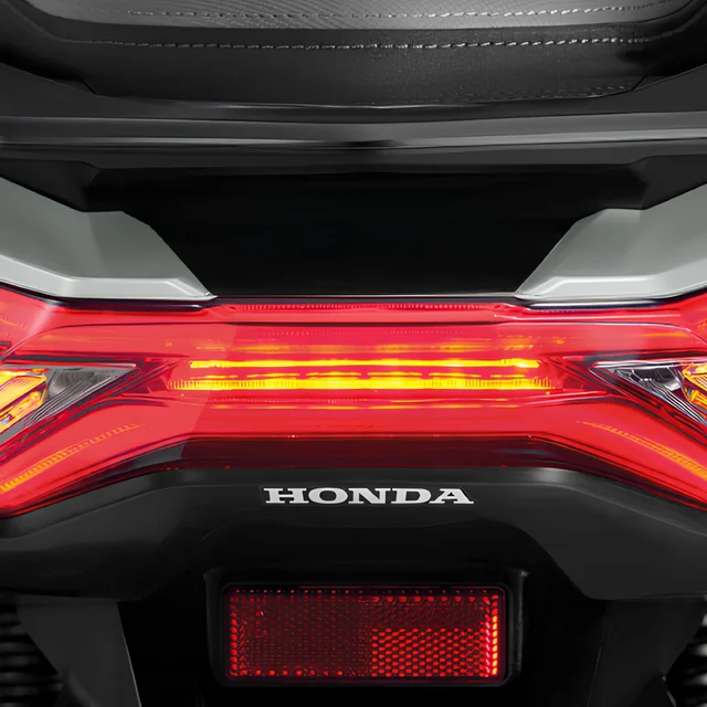 Honda PCX 160 รุ่น ABS 2023 Full LED Tail Light
