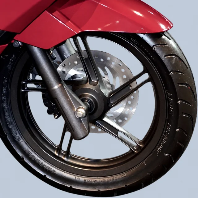 Honda PCX150 2014 มี 14-inch Alloy Wheels with Tubeless Tyres