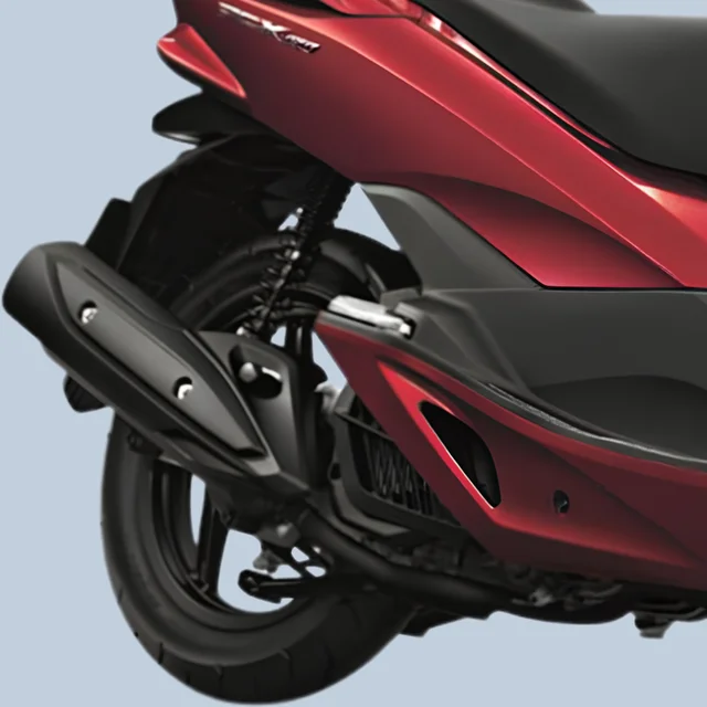 Honda PCX150 2014 มี Combi Brake System with 3-Piston Caliper