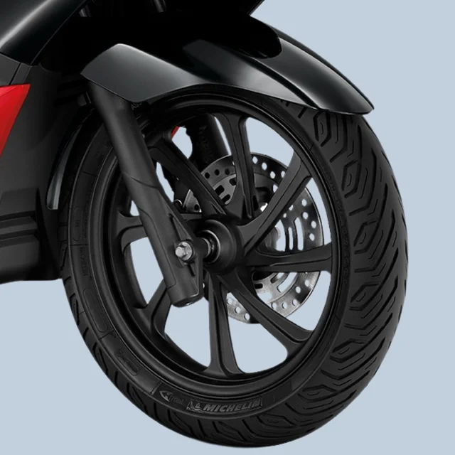 Honda PCX150 2019 มี Alloy Wheels With Michelin Type