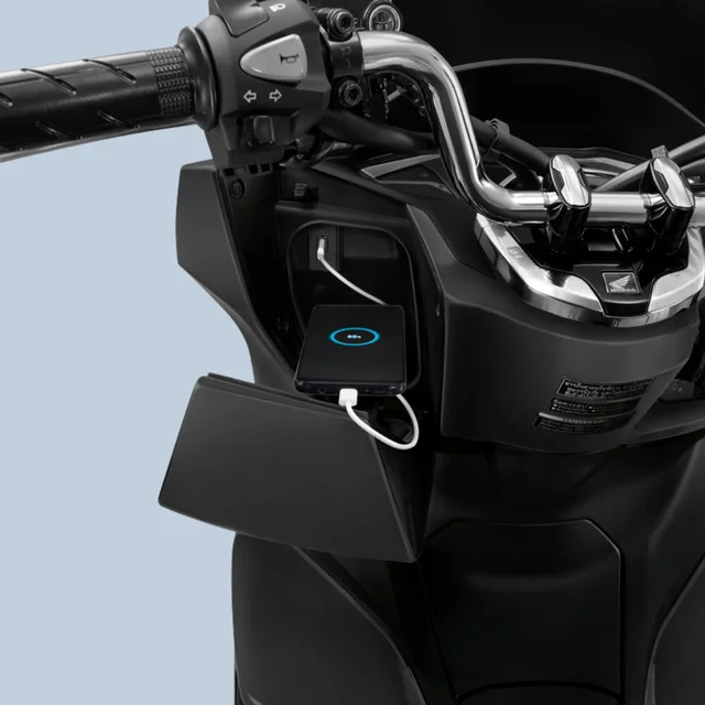 Honda PCX160 ปี 2022 รุ่น Standard ฟีเจอร์ Honda Smart Key & USB Socket
