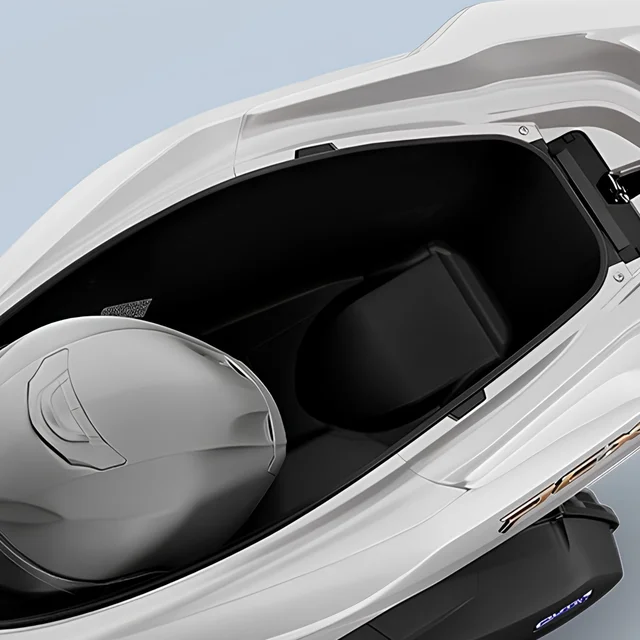 Honda PCX160 รุ่น RoadSync U-Box With Seat Stopper & USB-C Socket