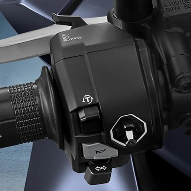 ฟีเจอร์ Multifunction Controller & Honda RoadSync ใน PCX 160 2025 รุ่น RoadSync