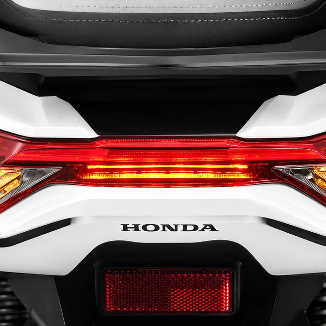 Honda PCX160 รุ่น Standard 2023 Full LED Tail Light