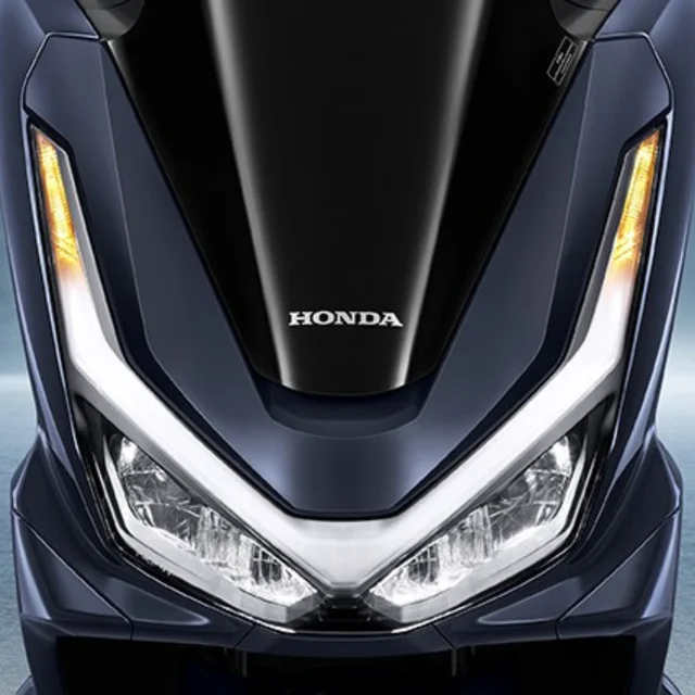 ฟีเจอร์ LED Headlight ใน PCX 2025 รุ่น Standard