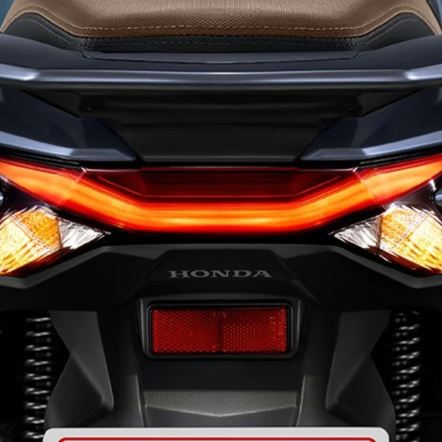ฟีเจอร์ LED Taillight ใน PCX 2025 รุ่น Standard