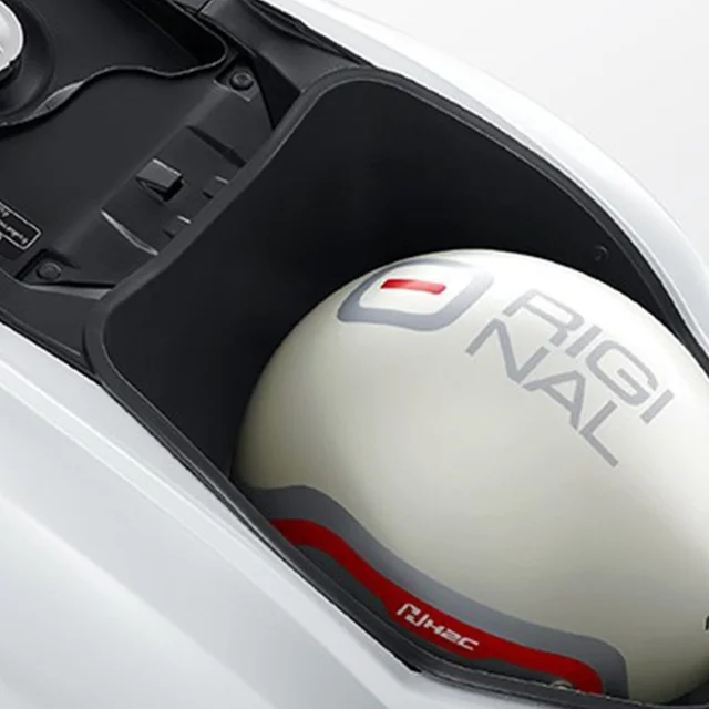 Helmet In U-Box ของ Honda Scoopy รุ่น Club 12 ปี 2024