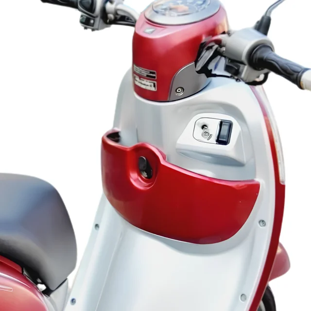 Honda-Scoopy-i-รุ่น-Prestige-Guy-2012-Front-Inner-Box