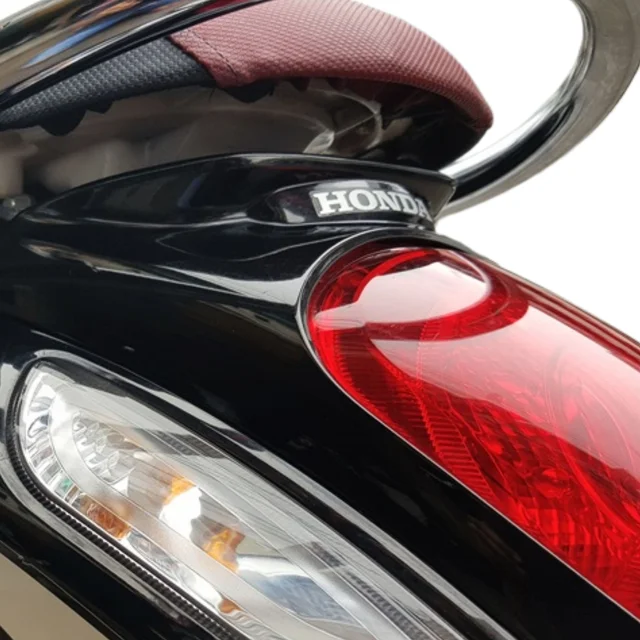 Honda-Scoopy-i-รุ่น-Prestige-Guy-2012-Senior-Tail-Light