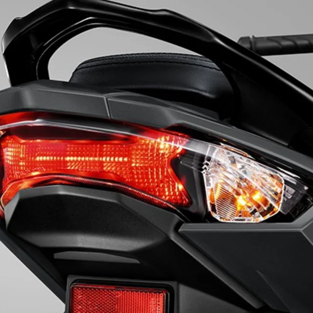 Honda-Wave-125i-2019-รุ่นสตาร์ทมือ-ล้อแม็ก-New-Tail-Light