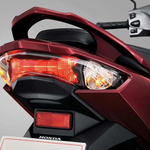 Honda-Wave-125i-ปี-2022-รุ่นสตาร์ทมือ-ล้อแม็ก-X-Clusive-LED-Taillight