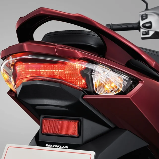Wave 125i รุ่นสตาร์ทมือ ล้อแม็กปี 2024 X-CLUSIVE LED TAILLIGHT 