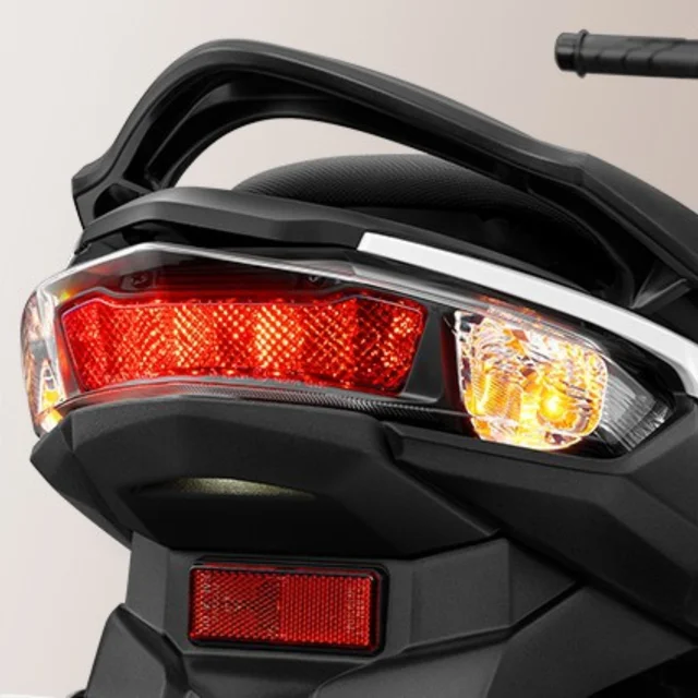LED Taillight ของ Honda Wave 110 รุ่นล้อซี่ลวด สตาร์ทมือ ดิสก์เบรกหน้า ปี 2026