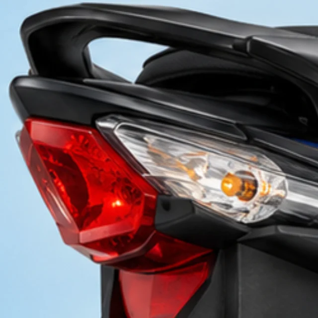 Large Tail Light ของ Honda Wave 110i รุ่นล้อแม็กสตาร์ทมือ ดิสก์เบรกหน้า ปี 2014